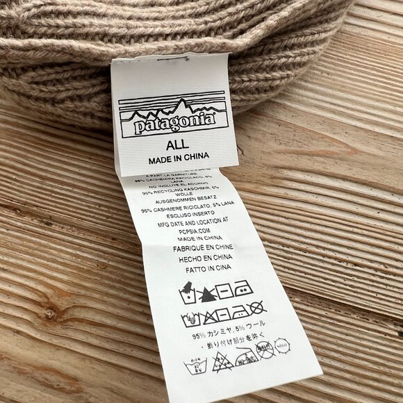 Patagonia 95% Recycled Cashmere Beanie – Taupe/Oatmeal | Cozy Rib Knit | Unisex - Picture 6 of 6